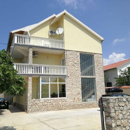 Guesthouse Sovlje ตรีบูนย์ ภายนอก รูปภาพ