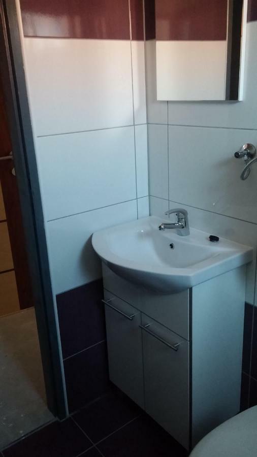 Guesthouse Sovlje ตรีบูนย์ ภายนอก รูปภาพ