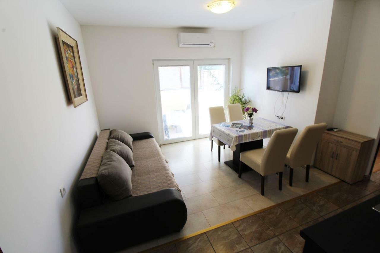 Guesthouse Sovlje ตรีบูนย์ ภายนอก รูปภาพ