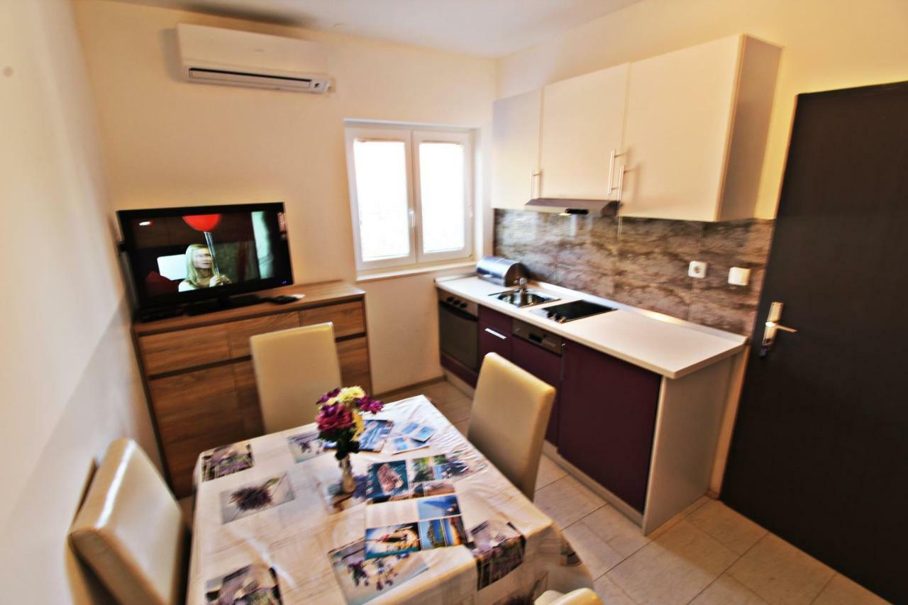 Guesthouse Sovlje ตรีบูนย์ ภายนอก รูปภาพ