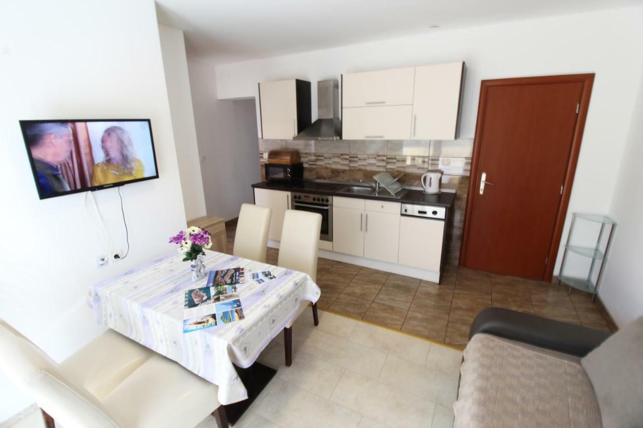 Guesthouse Sovlje ตรีบูนย์ ภายนอก รูปภาพ