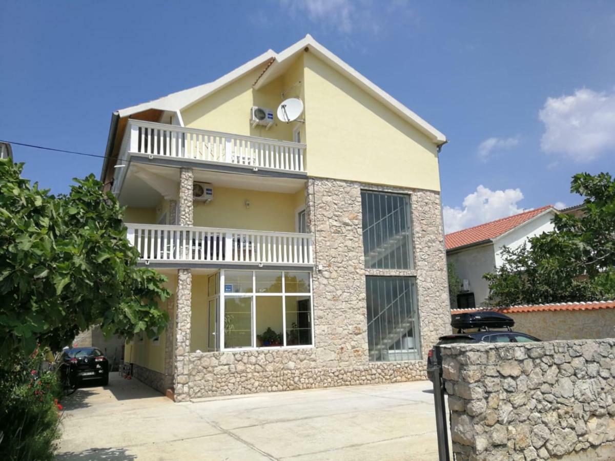Guesthouse Sovlje ตรีบูนย์ ภายนอก รูปภาพ